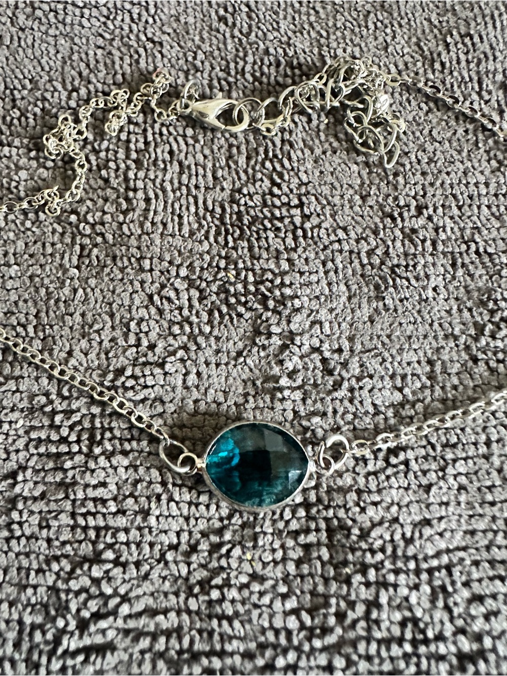 Unlisted Silver Necklace with Teal Gem Oval Pendant